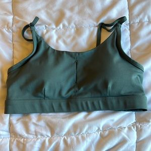 nike sports bra size medium